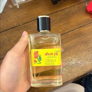 Coconut Vanilla Parfume with Black Cap